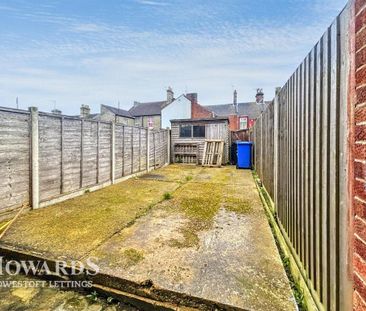 3 bedroom terraced house to rent - Photo 2