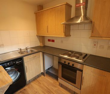 2 bed flat to rent in Regent Court, Barnsley, S70 - Photo 4