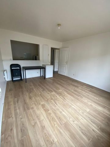 Location Appartement 2 pièces 45m² ISSY LES MOULINEAUX 92130 - Photo 3