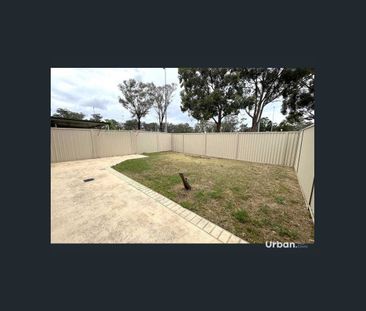 Conveniently Located - Photo 6