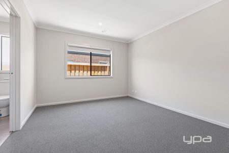 BRAND NEW FAMILY HOME! - Photo 4