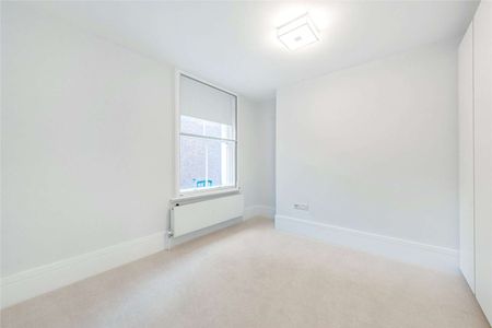 An exceptional three-bedroom house arranged over four storeys, in the heart of Marylebone. - Photo 4