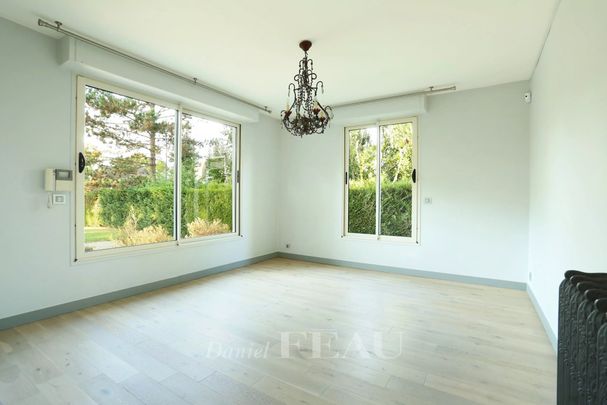 Location maison, Le Vésinet, 7 pièces, 211.98 m², ref 85447634 - Photo 1