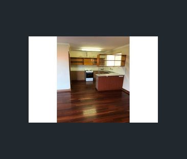 2x1 DIANELLA HOUSE OFFERING GREAT VALUE - Photo 1