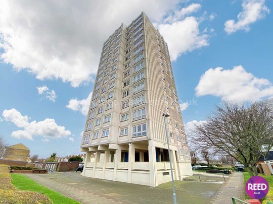 Brecon Flats, Westcliff On Sea - Photo 1