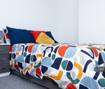 1 bedroom in a house share to rent - Photo 5