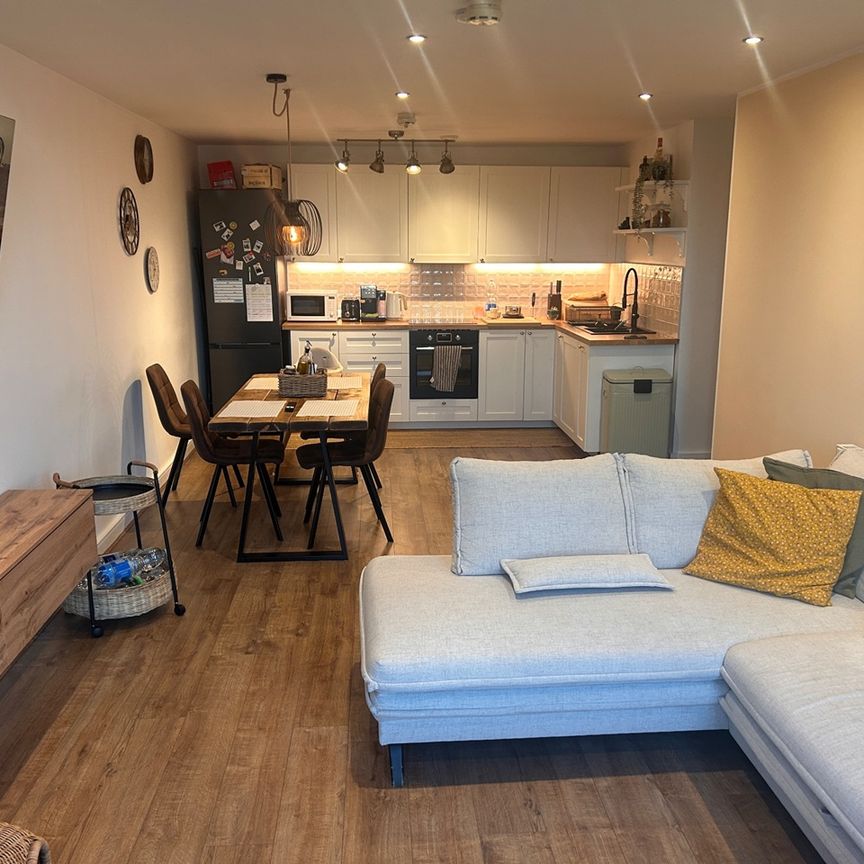 2 Bed Flat, Centrillion Point, CR0 - Photo 1