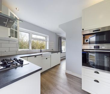 3 bedroom detached house to rent - Photo 4