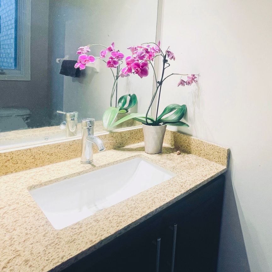 For Lease - 2350 Grand Ravine Drive Unit# 73, Oakville, Ontario - Photo 1