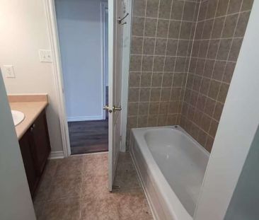 For Lease - 24 Beatrice Lane, Barrie, Ontario - Photo 2