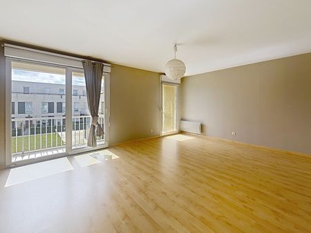 Appartement à louer - REIMS- GAMBETTA- RESIDENCE LES JARDINS DE L'ABBAYE - Photo 5