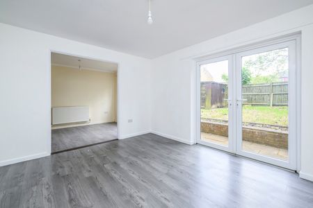 4 bedroom house to rent Great Holme Court, Northampton, Northamptonshire, NN3 - Photo 4