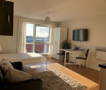 studio to rent Roundhouse, The Round House, Gunwharf Quays, Portsmo... - Photo 3