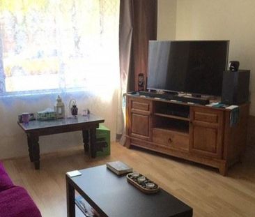 COSY 2 BEDROOM UNIT - Photo 3