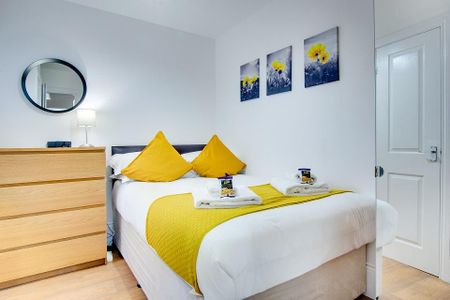 3 bedroom flat to rent - Photo 3