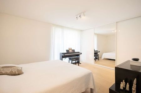 Helle 3.5-Zimmer-Wohnung mit Balkon und Garage in Kloten - Photo 3