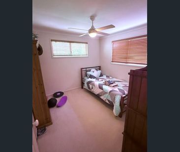 221 sqm large 4-bedroom Townhouse in Runaway Bay Next to Harbour Town - Photo 2