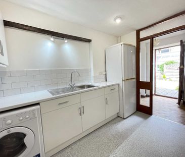 The Cottage, High Street, Middleton Cheney - Photo 5