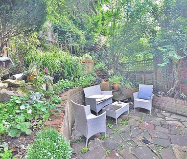 2 bedroom end of terrace house to rent - Photo 2