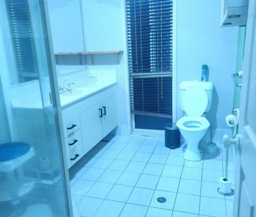 Master Bedroom to Rent - Photo 6