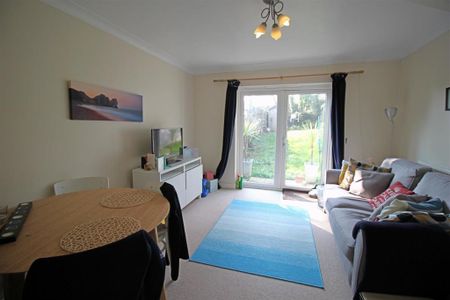 2 bedroom semi-detached house to rent - Photo 2