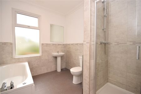 42, Newlaithes Road, Horsforth, Leeds, West Yorkshire, LS18 4LG - Photo 4