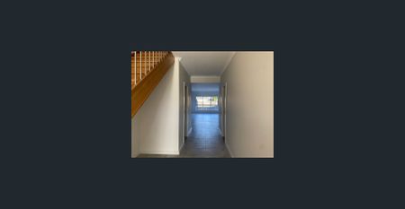 Please contact catie@sweeneyea.com.au for private inspections. - Photo 4