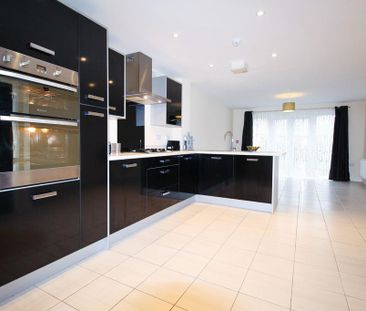 1 bedroom in a house share to rent - Photo 4