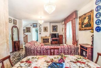 Chalet Vacacional con la piscina privada en La Zenia