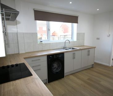 3 bedroom semi-detached house to rent - Photo 6