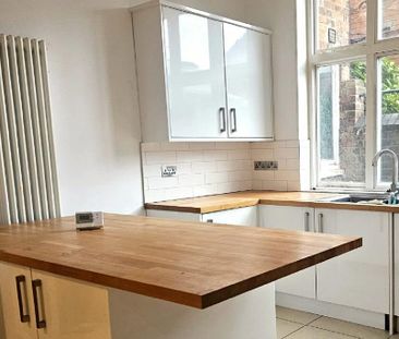 2 bedroom ground floor flat to rent - Photo 1