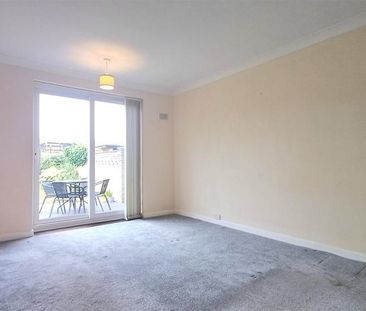 2 bedroom semi-detached bungalow to rent - Photo 2