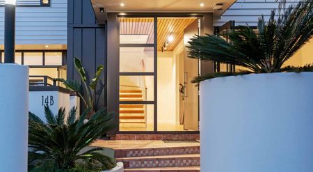 Immaculate Fully Furnished Executive Home - Photo 2