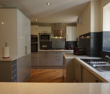 Richards Avenue - Photo 2