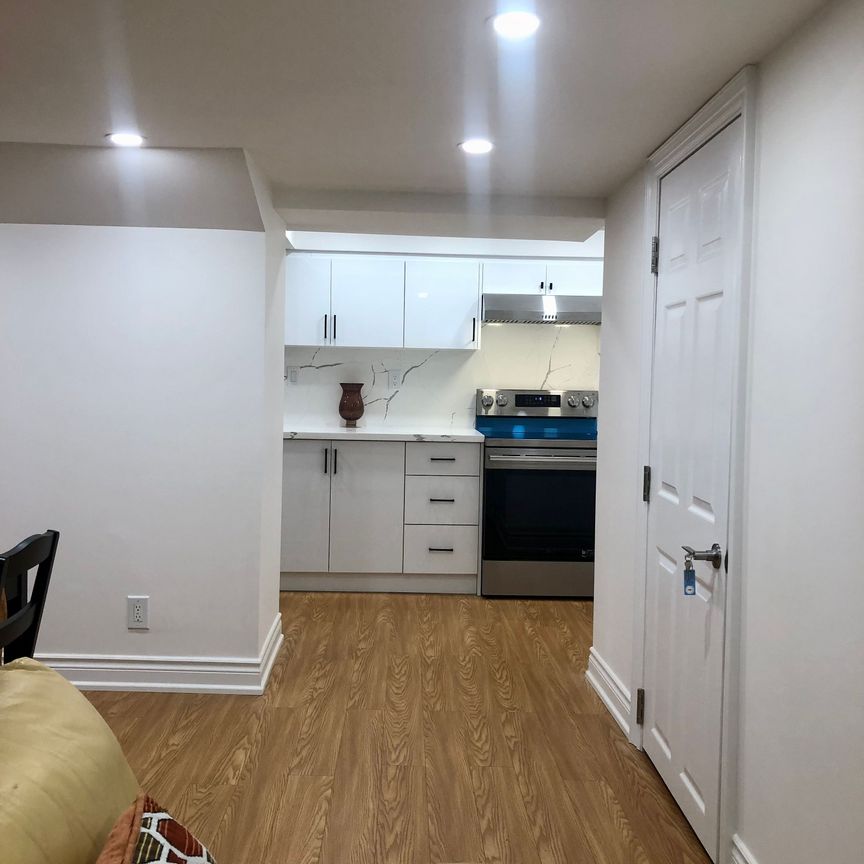 For Lease - 95 Dewpoint Road, Vaughan, Ontario - Photo 1