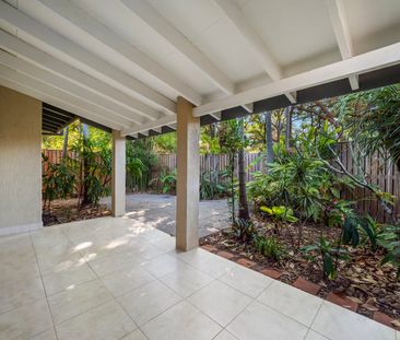 111 Salerno Street, Isle Of Capri, Qld 4217 - Photo 2