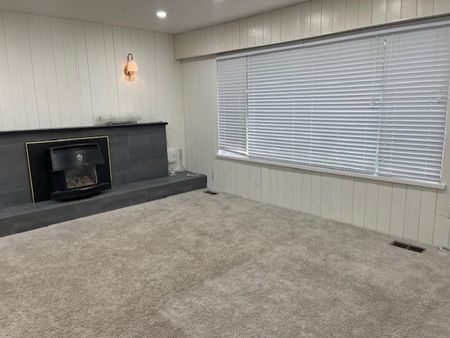 Upper-level 3 Bedroom Home in Desireable Ocean Park - Photo 3