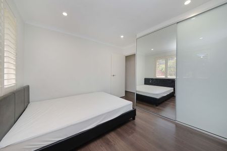BRIGHT & SUNNY RENOVATED APARTMENT WITH LOCK UP GARAGE IN A GREAT LOCATION - Photo 3