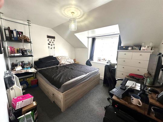 Hagden Lane, Watford - Photo 1