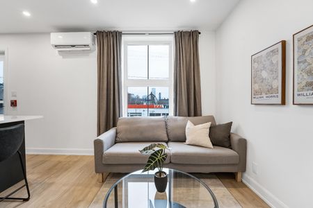 887 Somerset - Photo 3