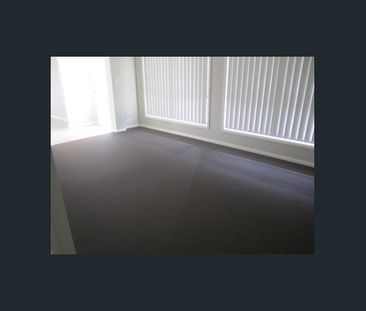 4 BEDROOM HOME LOCATED OXLEY VALE - Photo 1