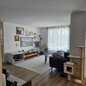 Grand 4 1/2 à Laval, 2 salles de bains, à 2 pas du métro Montmorency - Photo 2