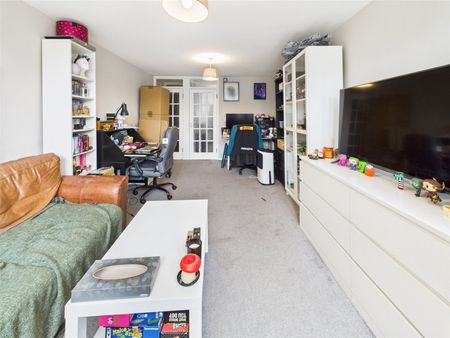 Elgar House Kneller Road, Twickenham, Middlesex, TW2 - Photo 3