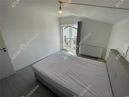 De inchiriat casa cu 4 camere decomandate balcon si curte libera in Bavaria Park in Sibiu - Photo 2
