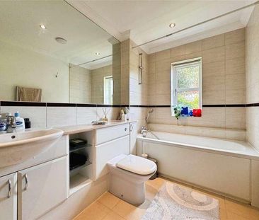 Upcross House, Upcross Gardens, Reading, Berkshire, RG1 - Photo 6
