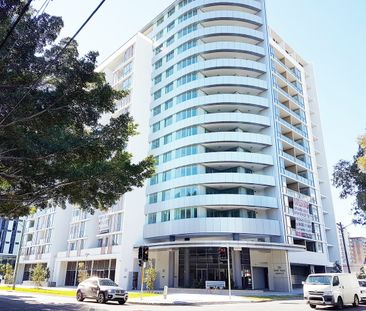 OVERSIZED 1 BEDROOM AND STUDY IN THE HEART OF MASCOT - Photo 4