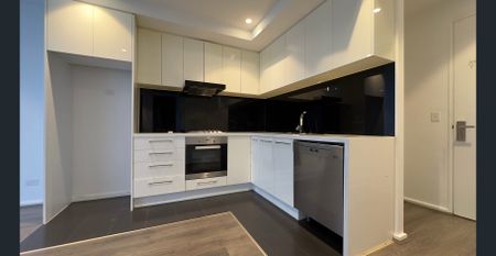 Fantastic 2 bedroom 2 bathroom apartment with views! - Photo 2