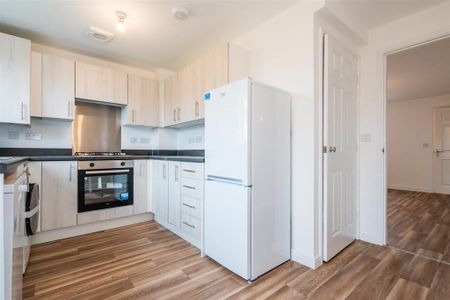 2 bedroom semi-detached house to rent - Photo 3