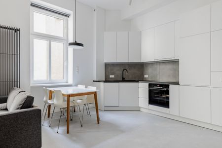 Klasyczny apartament w przedwojennej kamienicy - Zdjęcie 3