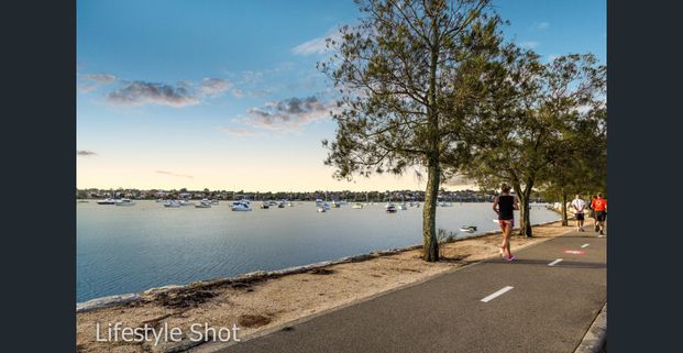 Amazing One-Bedroom Apartment with Courtyard & Garage - Photo 1